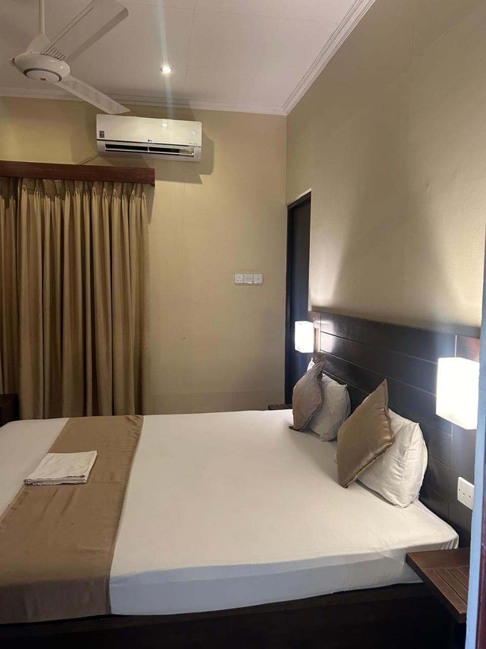 Mercuryfm 101 Yarl Mercury Inn - Jaffna Luaran gambar
